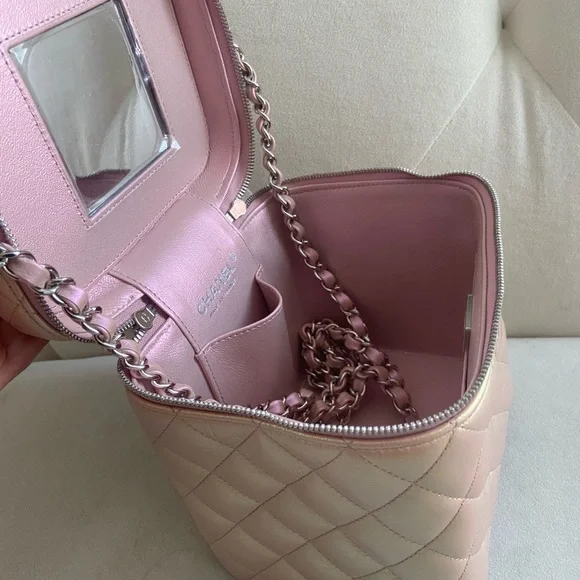 💗✨ CHANEL Iridescent Pink Vanity Top Handle-Crossbody in New/Pristine, Full Set - Picture 9 of 13